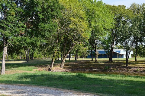 Photo of 4881 White Rock Rd, Lone Oak, TX 75453 (MLS # 21373005)