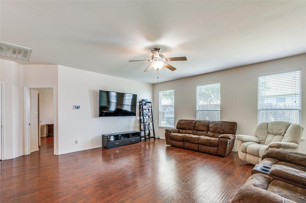 7401 Sunray Drive