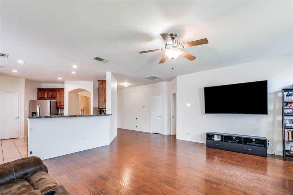 7401 Sunray Drive