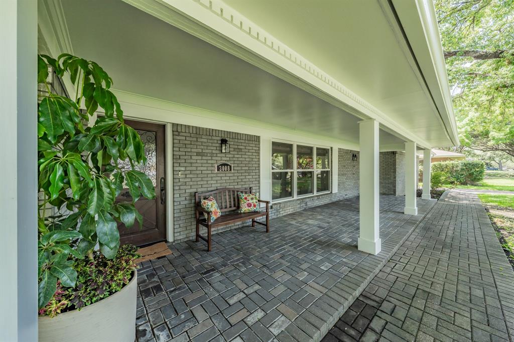3008 Lavita Lane