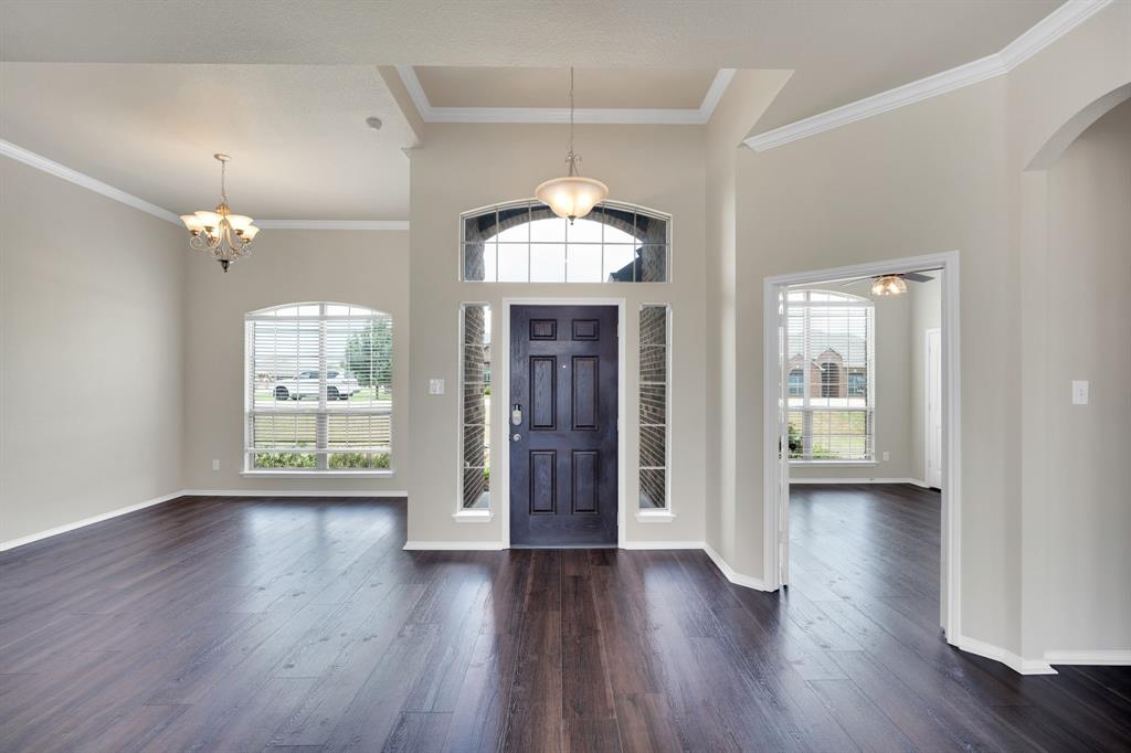 100 Windsor Circle