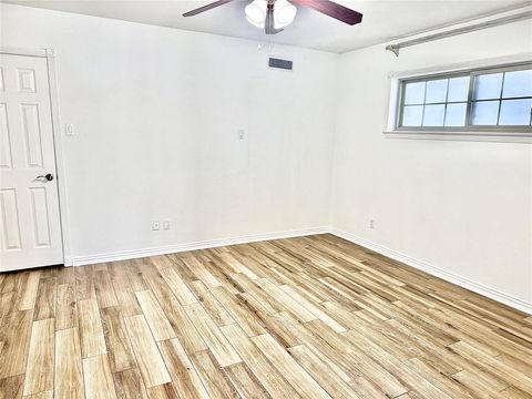 Tiny photo for 4084 Purdue Avenue, University Park, TX 75225 (MLS # 21163230)