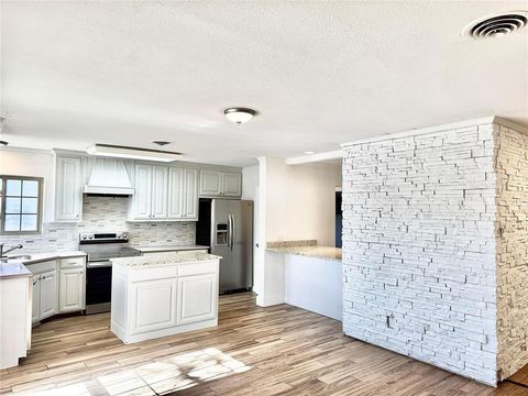 Tiny photo for 4084 Purdue Avenue, University Park, TX 75225 (MLS # 21163230)