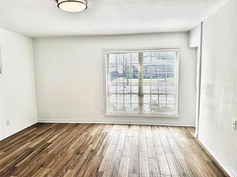 Tiny photo for 4084 Purdue Avenue, University Park, TX 75225 (MLS # 21163230)