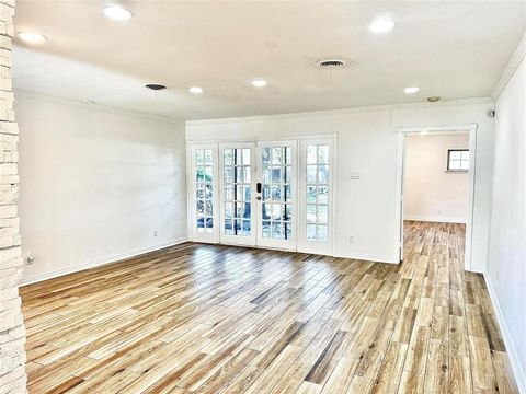 Tiny photo for 4084 Purdue Avenue, University Park, TX 75225 (MLS # 21163230)