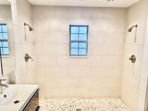 Tiny photo for 4084 Purdue Avenue, University Park, TX 75225 (MLS # 21163230)