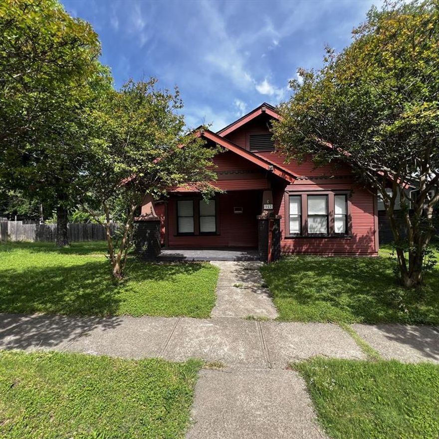 Updated home with a new roof and paint near the Bishop Arts District.  Nice drive-up appeal, very spacious room sizes, updated kitchen and baths and a nice sized lot for gardening.  Full size washer and dryer hookups and more!  Move-in ready!