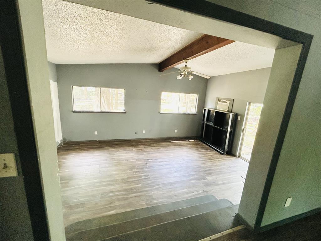 305 Live Oak Lane