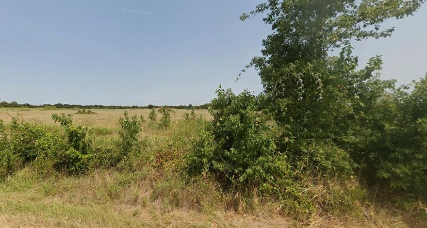 Large 1.5 acre homesite ready for you come build your dream home. Build with us or bring your own builder. Utilities at the street. Country living with quick access to I30 and a short drive to Greenville, Royse City, and Rockwall.