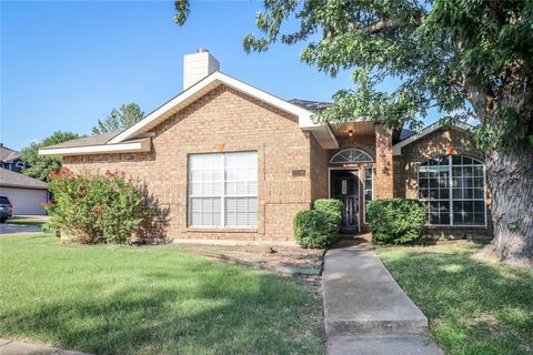 Photo of 2108 Riverplace Drive, Flower Mound, TX 75028 (MLS # 21311183)