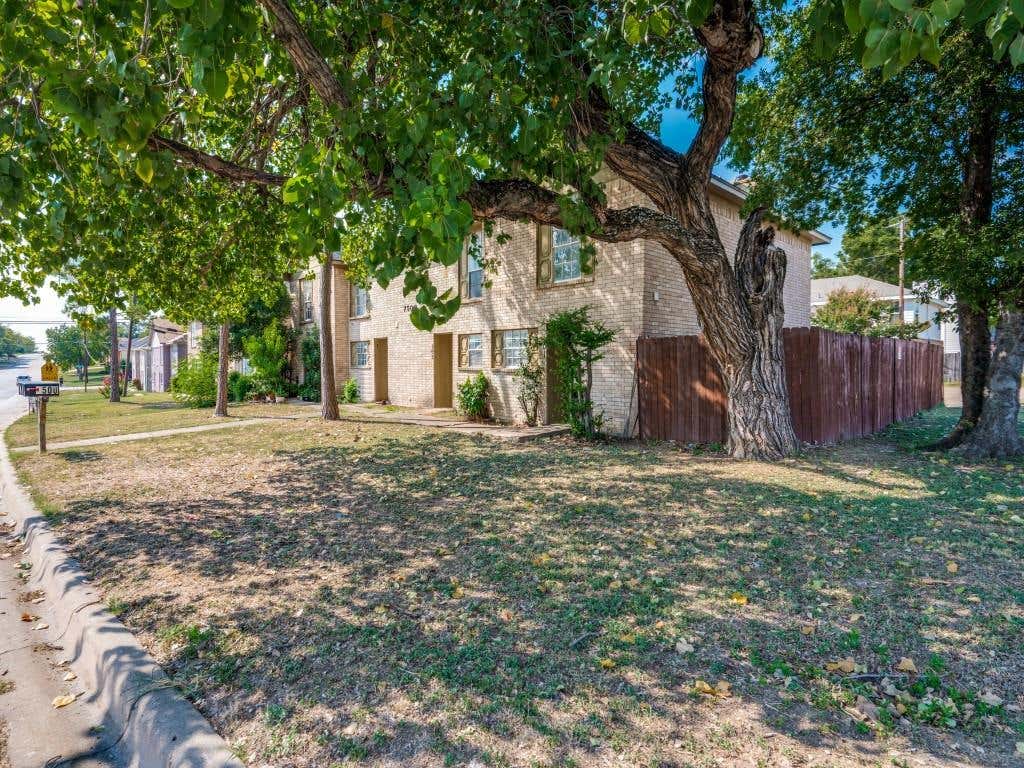 Photo of 7500 Chapin Road, Fort Worth, TX 76116 (MLS # 21348482)