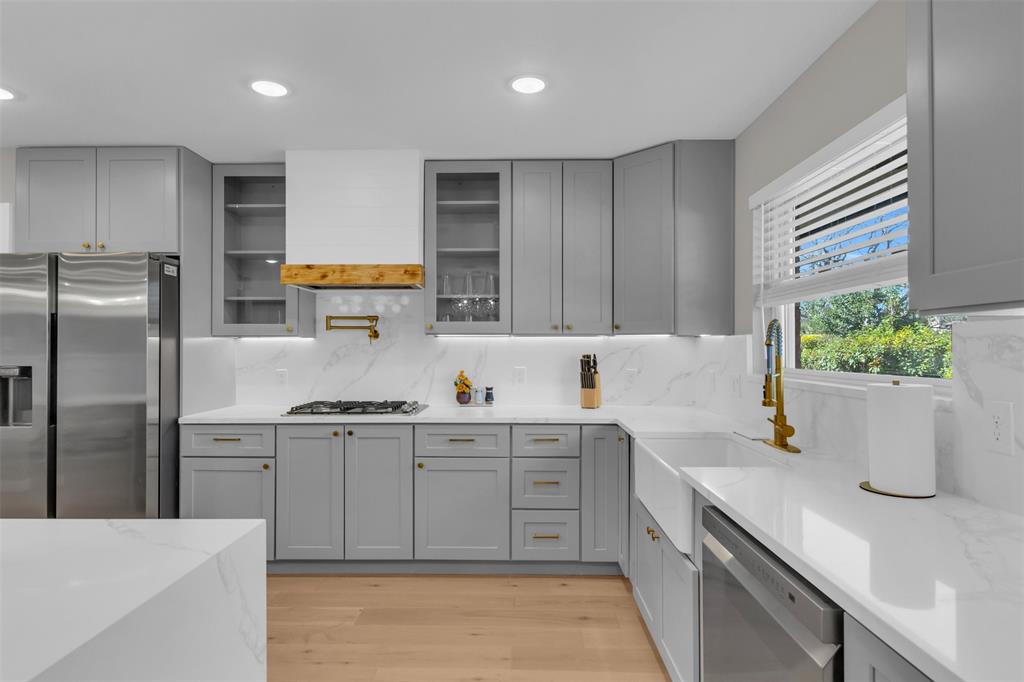 11107 Hillcrest Road