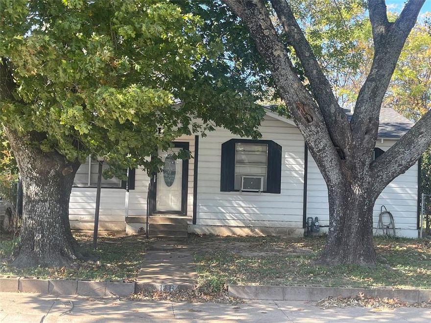 CALLING ALL INVESTORS.  Home to Rehab and a lot
Attention investors, contractors, and builders—this is the opportunity you’ve been waiting for! This as-is 3-bedroom, 1-bath home, approximately 900 sq ft, sits on a large 0.27-acre lot offering exceptional development potential. The property is located in an up-and-coming neighborhood experiencing steady growth, with new construction and renovations happening throughout the area.
The existing home is perfect for a full rehab to capture strong resale or rental value. Even more appealing, the generous lot size may allow you to subdivide and create a second buildable lot—ideal for maximizing profit. Build new on the extra lot, or develop both for a high-value multi-exit investment strategy. With builders already active in the area, this is the perfect chance to capitalize on the neighborhood’s upward momentum.
Whether you're looking to renovate, expand, split the lot, or build new construction, this property offers outstanding versatility and investor upside.