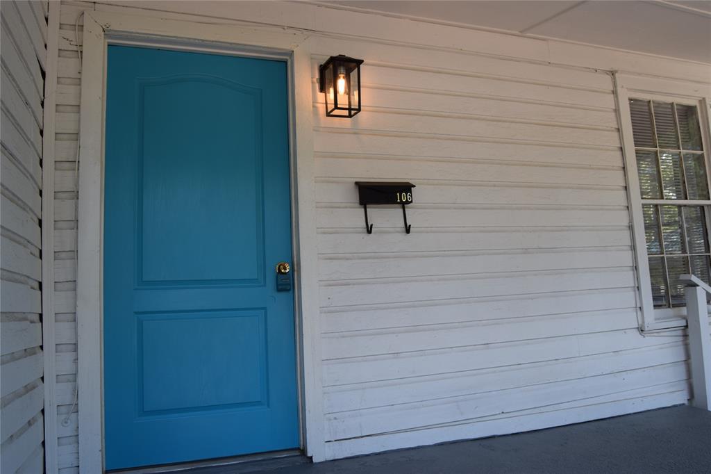 106 McArthur Street