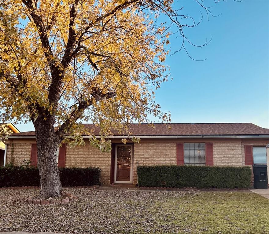 Welcome to this adorable 3-bedroom, 1-bath home that has been well maintained and is move-in ready! This charming property features a spacious backyard perfect for outdoor entertaining, pets, or gardening, along with a convenient storage shed for all your extra needs. A great opportunity for first-time buyers, downsizers, or anyone looking for easy, comfortable living.