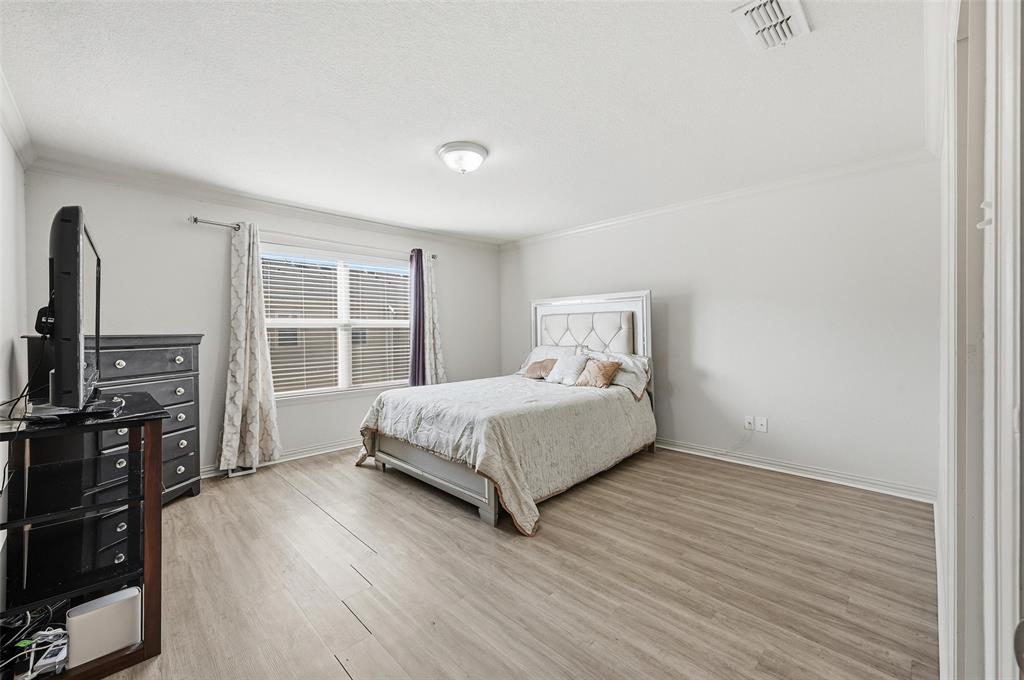 6913 Sandshell Boulevard