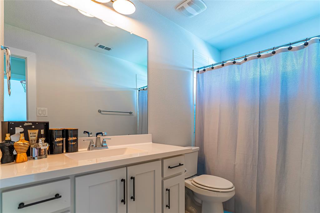 ESTATES AT ROCKHILL PHASE III BLK A LOT 8 - Residential