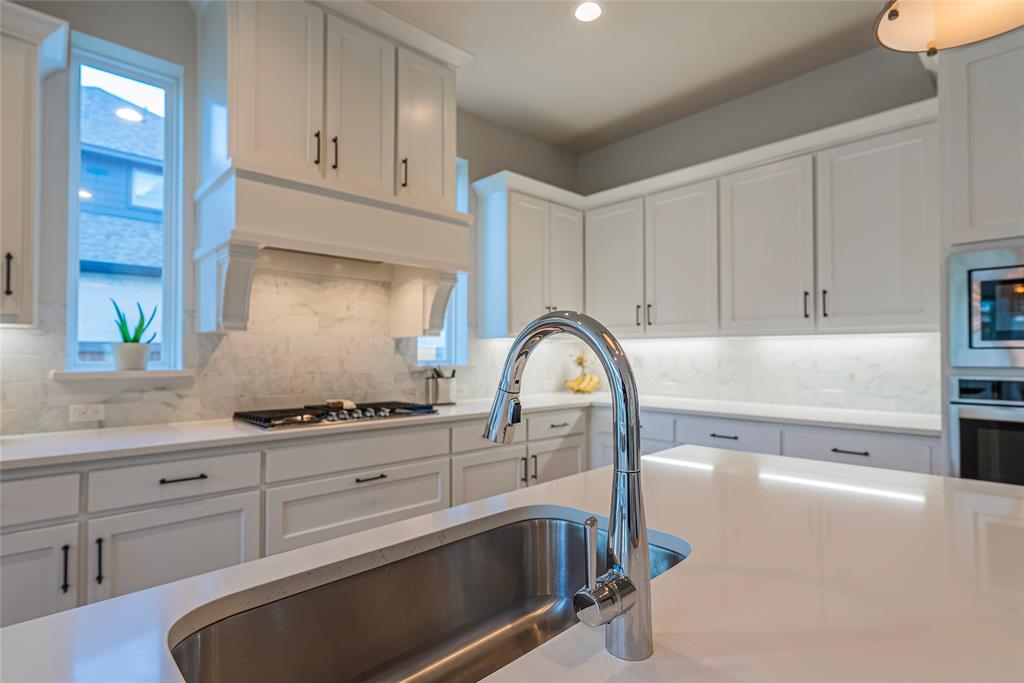 ESTATES AT ROCKHILL PHASE III BLK A LOT 8 - Residential