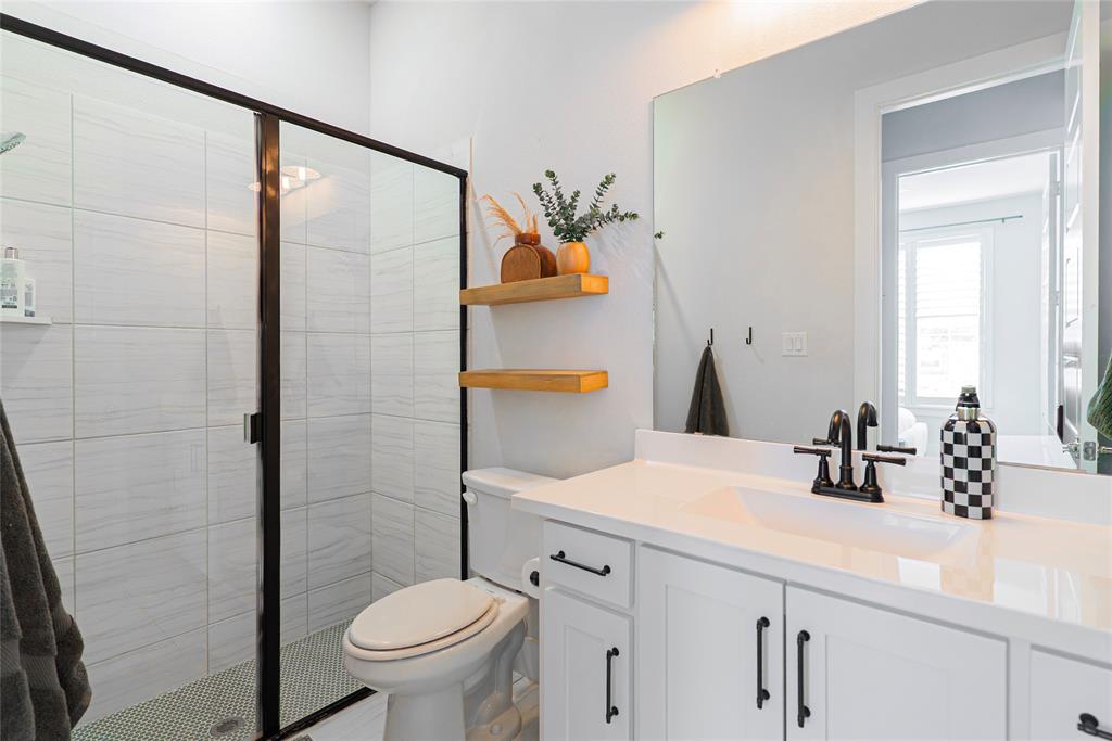 ESTATES AT ROCKHILL PHASE III BLK A LOT 8 - Residential