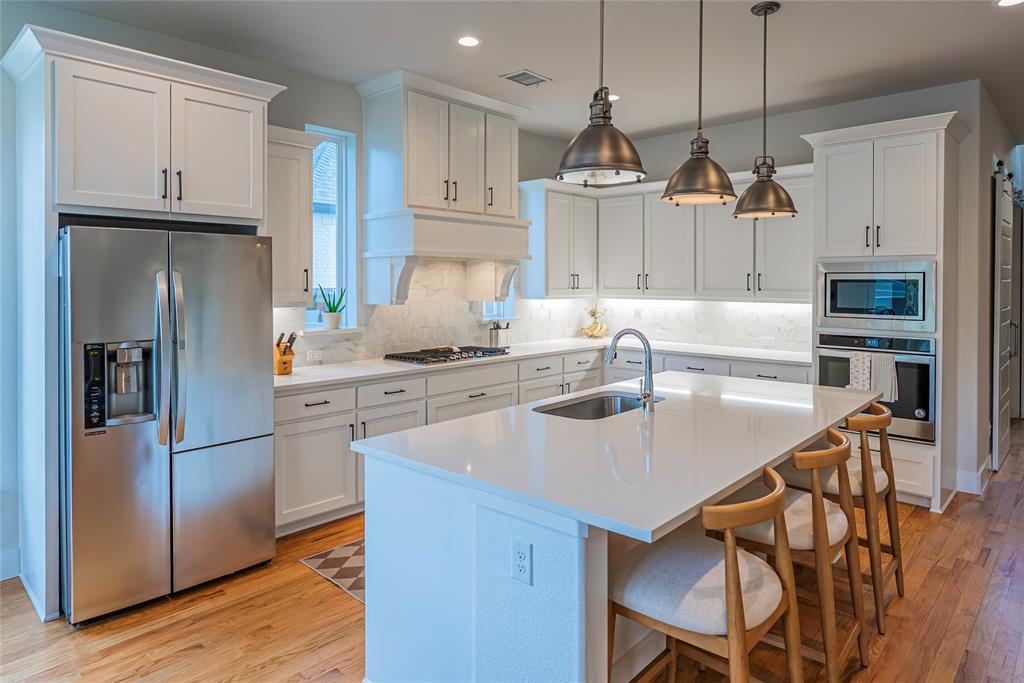 ESTATES AT ROCKHILL PHASE III BLK A LOT 8 - Residential