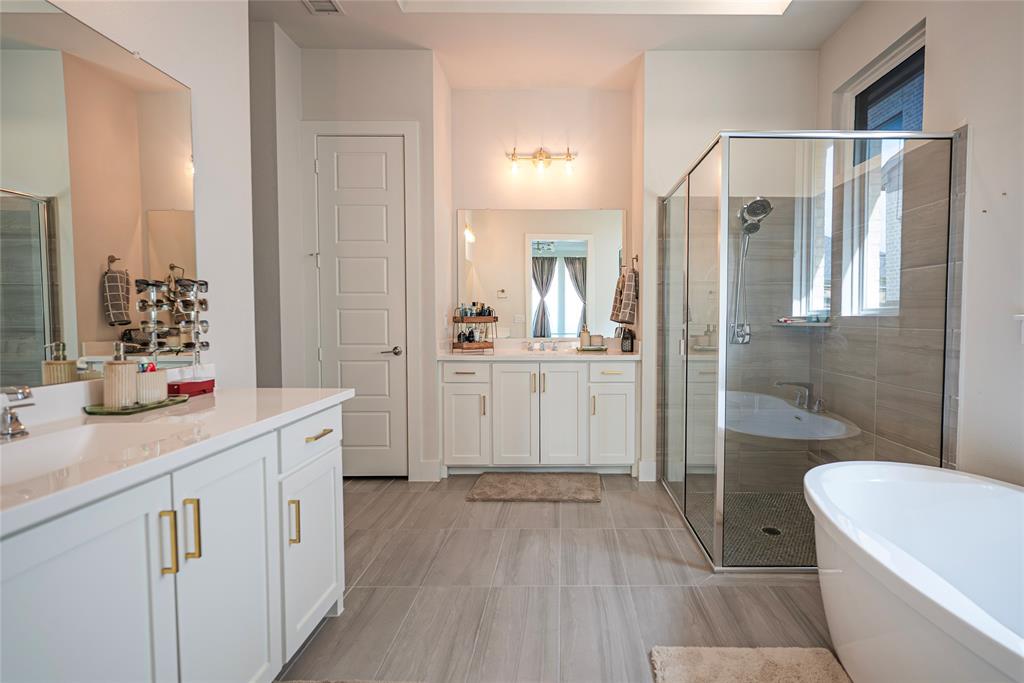 ESTATES AT ROCKHILL PHASE III BLK A LOT 8 - Residential