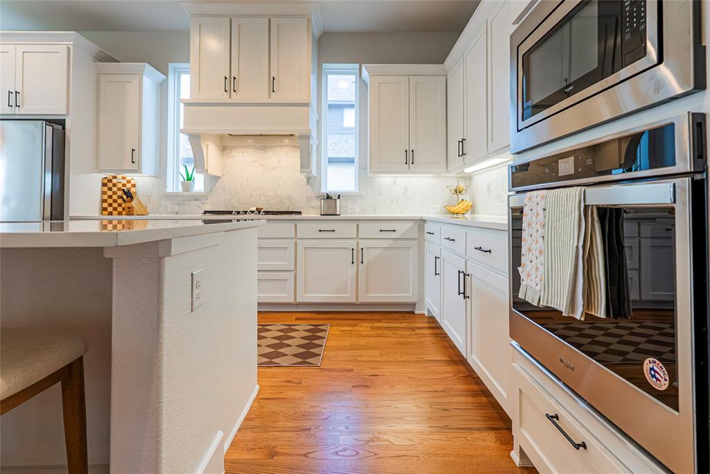 ESTATES AT ROCKHILL PHASE III BLK A LOT 8 - Residential