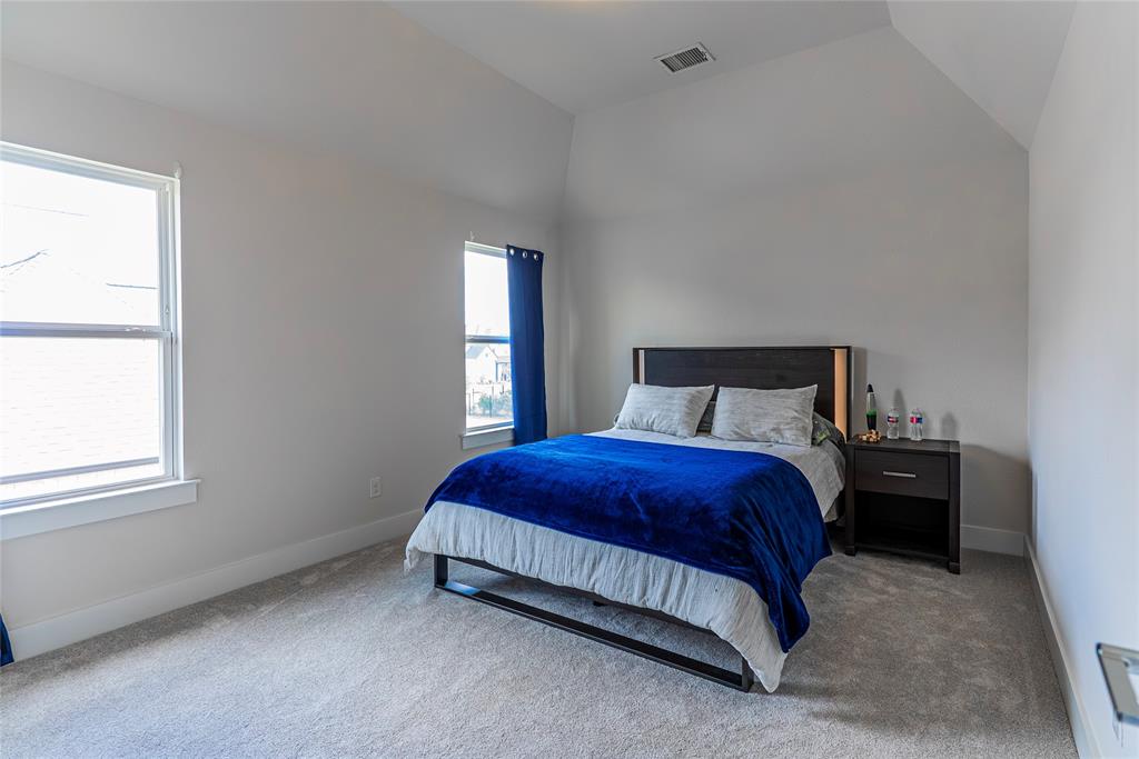 ESTATES AT ROCKHILL PHASE III BLK A LOT 8 - Residential