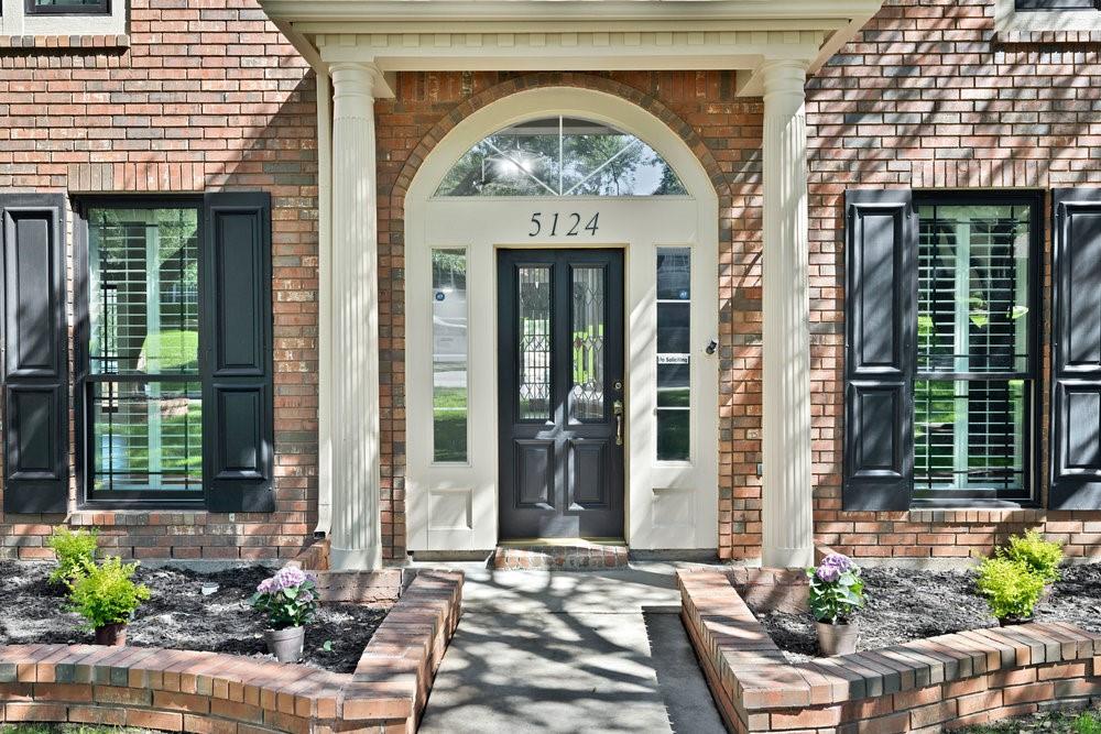 5124 Golden Lane