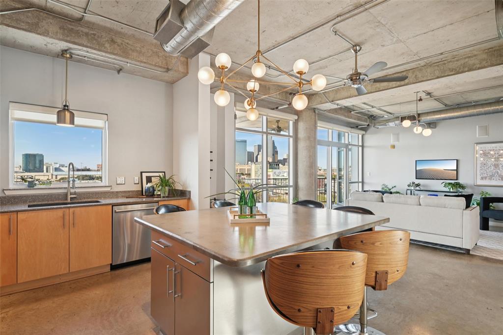 1001 Belleview Street 705