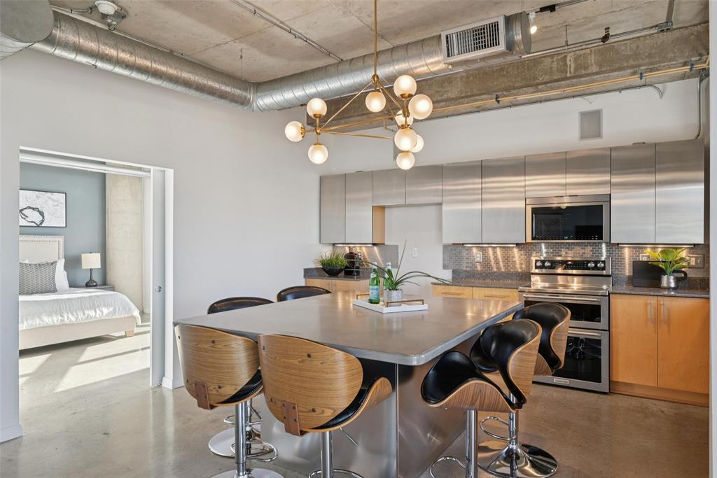 1001 Belleview Street 705