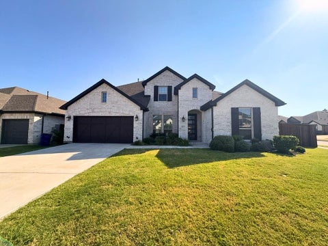 Photo of 501 Upper Falls Lane, Mansfield, TX 76063 (MLS # 21385212)
