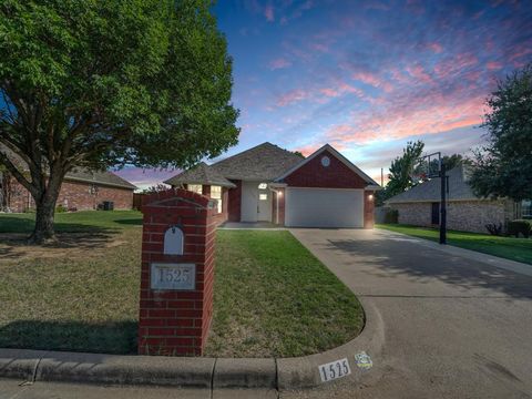 1525 Oak Tree Circle Weatherford TX 76086