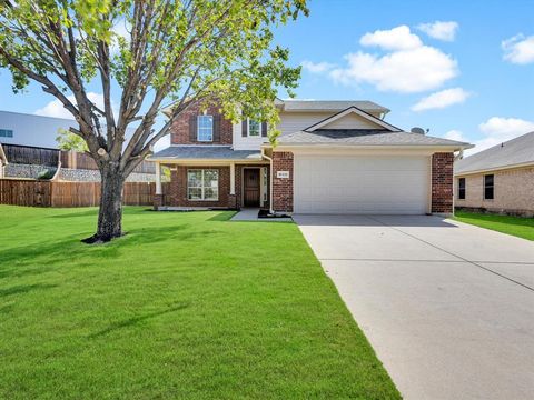 10421 Trevino Lane Benbrook TX 76126