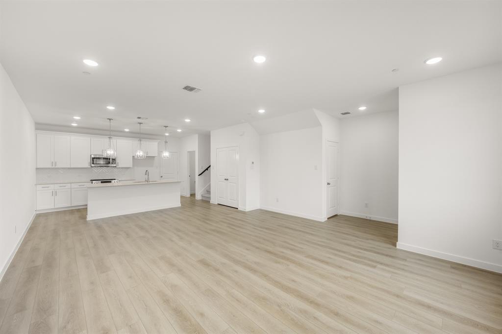 The Pointe at Capp Smith Lake - Residential