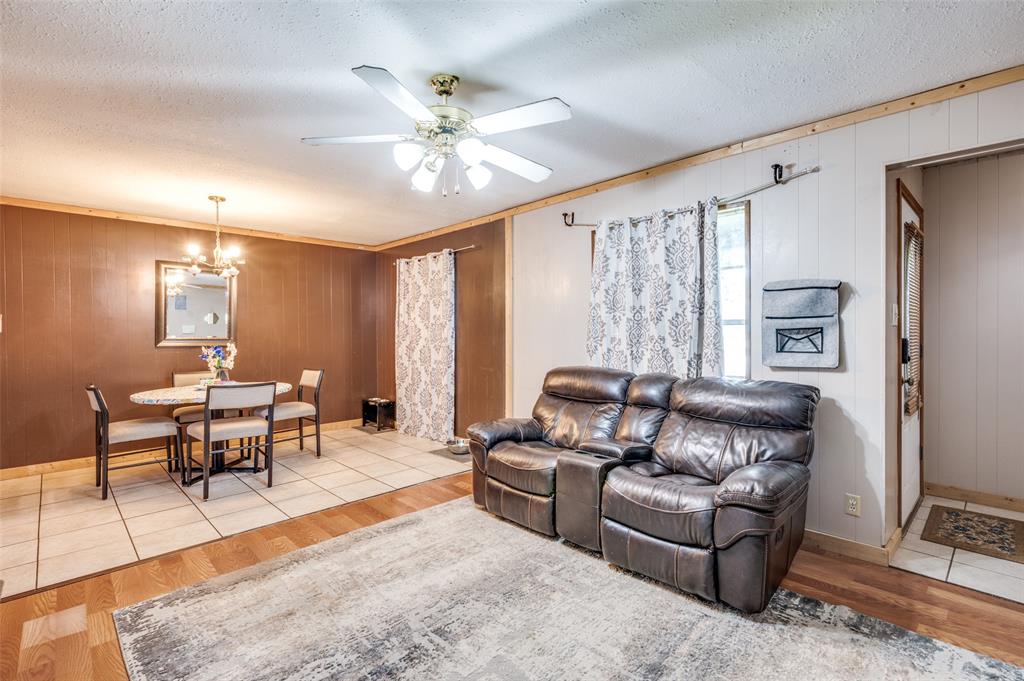 1033 Lydick Lane