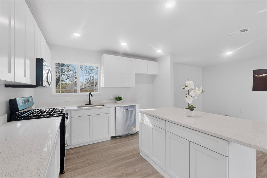 4540 Western Oaks Drive