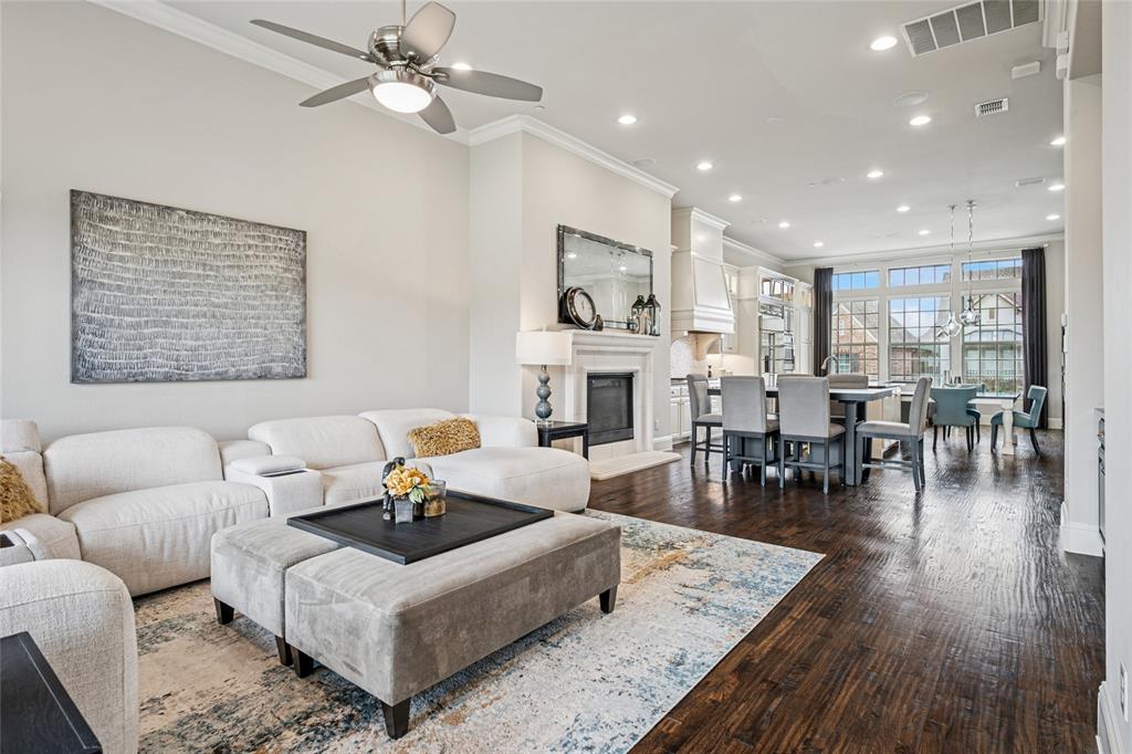 Vue Las Colinas - Residential