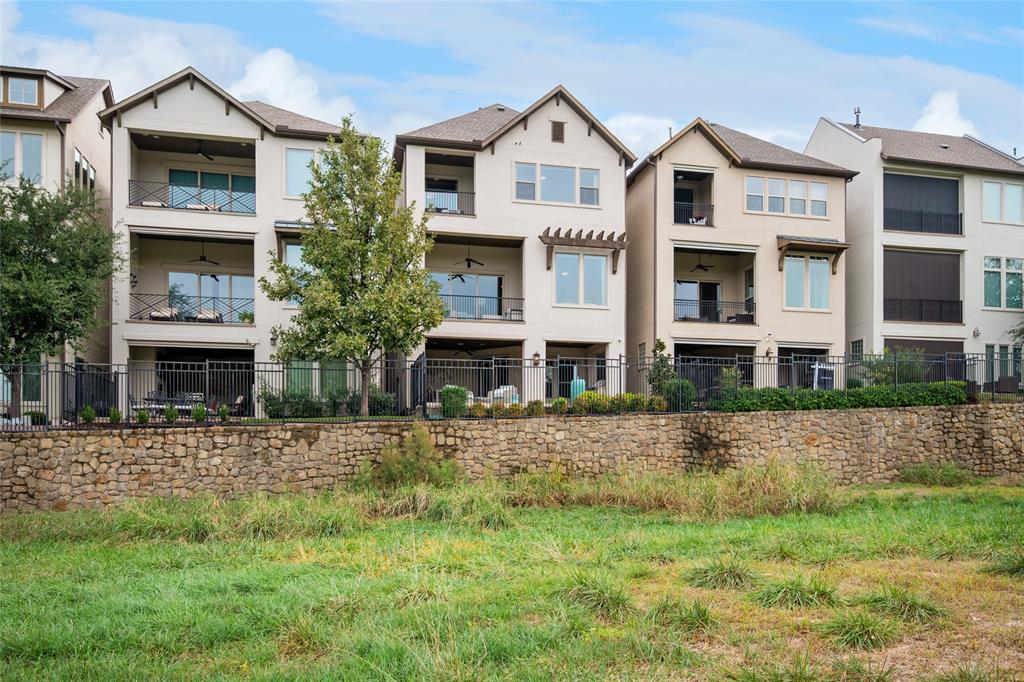 Vue Las Colinas - Residential