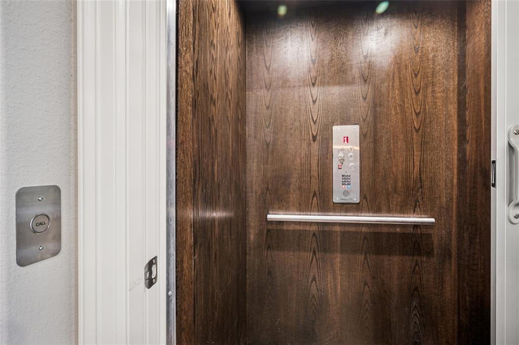 Vue Las Colinas - Residential