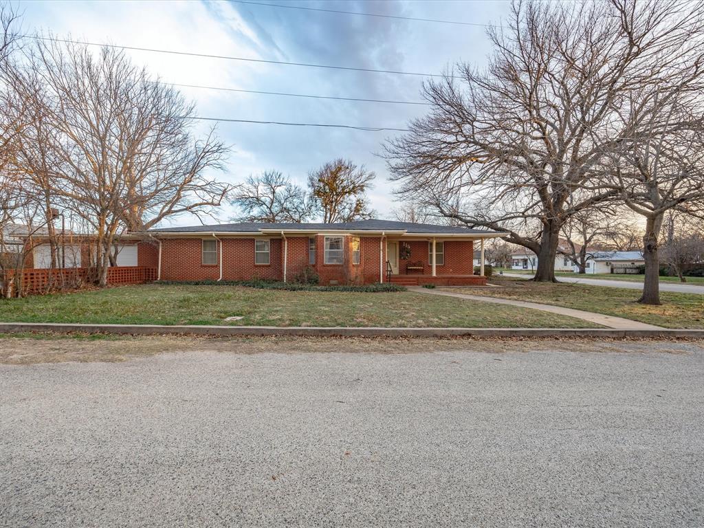 115 W Commerce Street