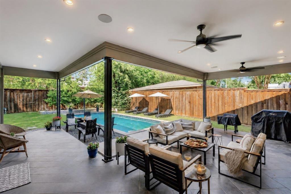 3867 Van Ness Lane
