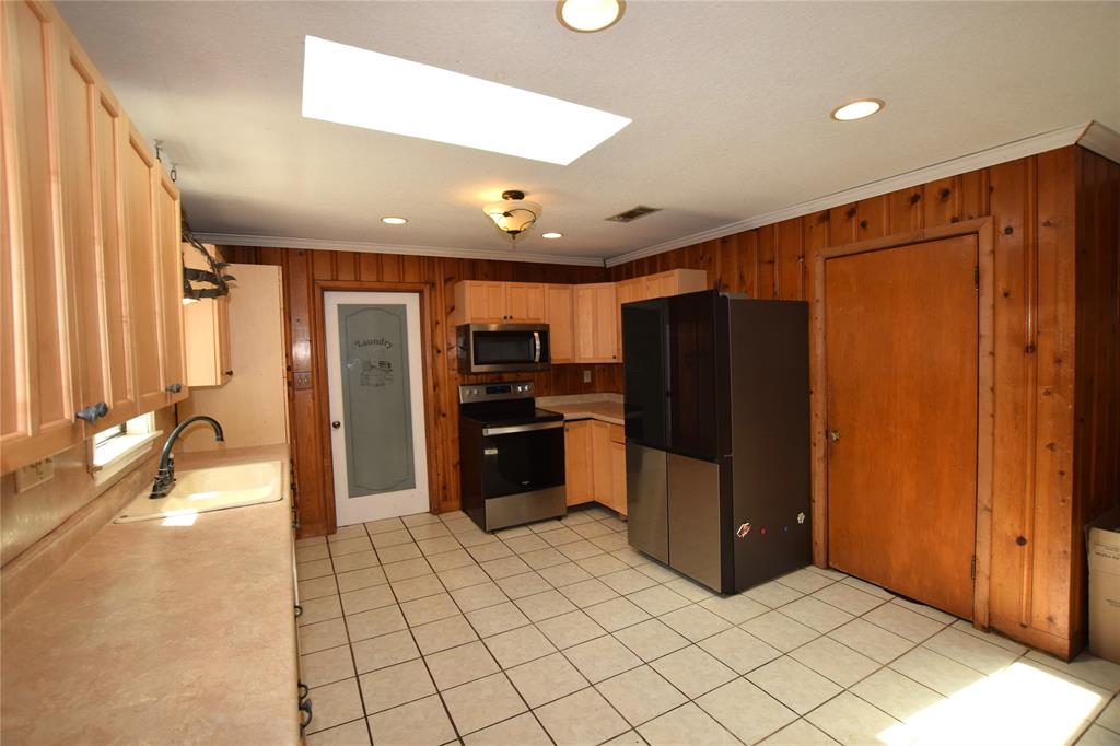 2435 Old Mineral Wells Highway
