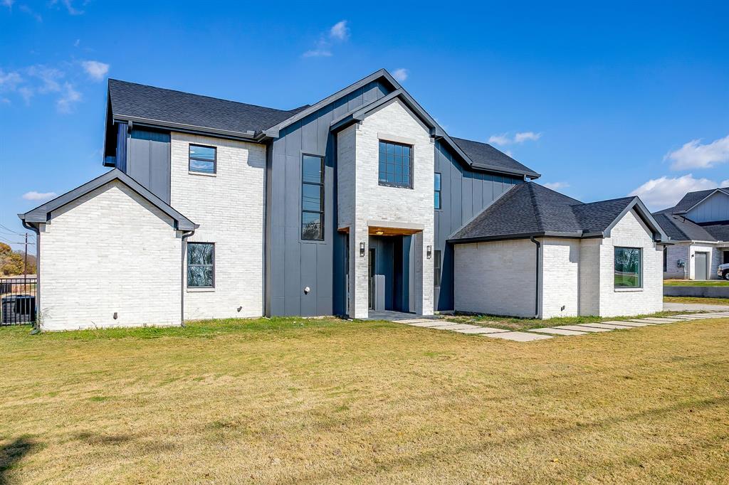 212 W Cottage Hill Parkway