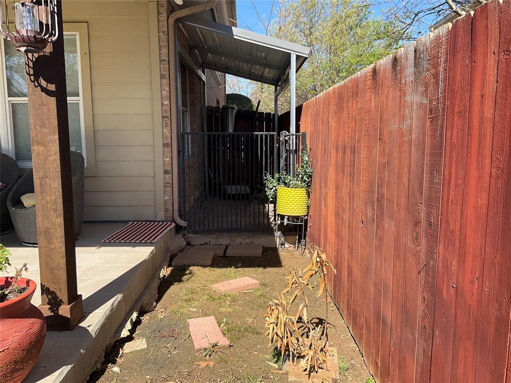 Mountain Valley Lake Trail. - Residential