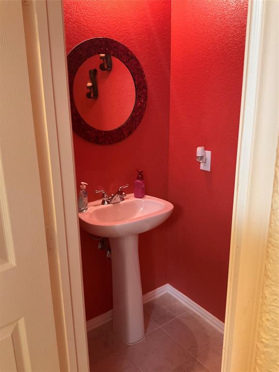 Mountain Valley Lake Trail. - Residential