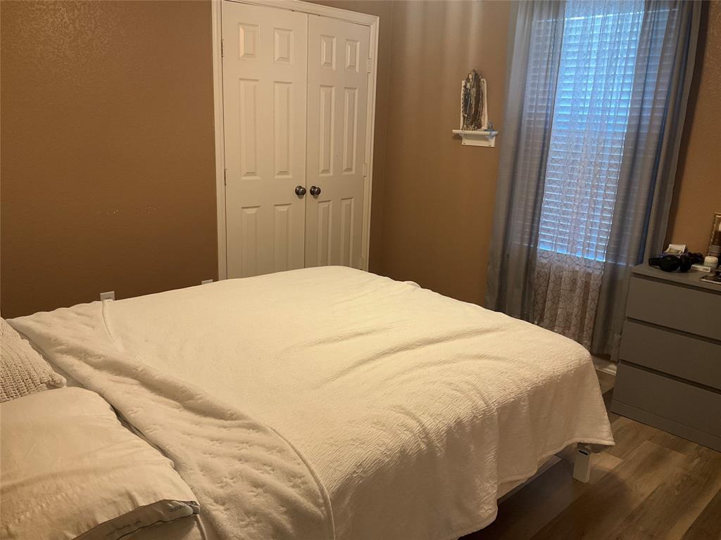 Mountain Valley Lake Trail. - Residential