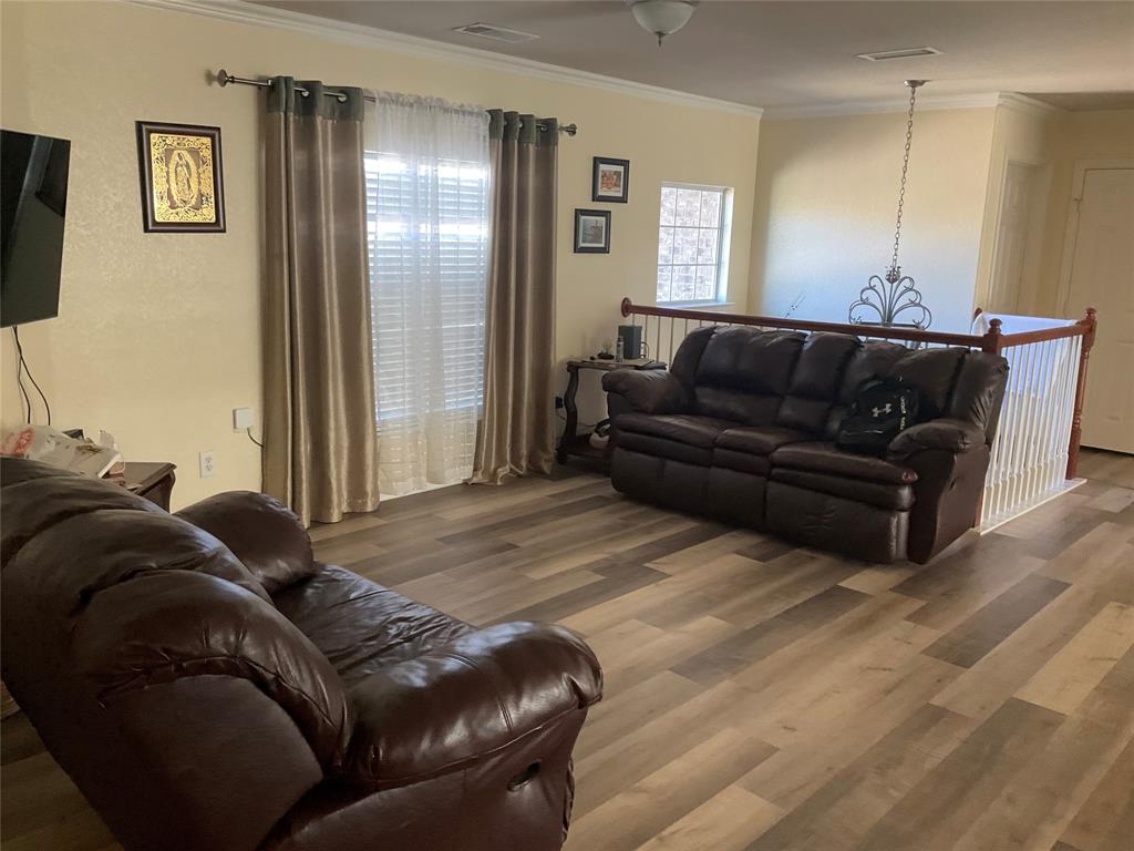 Mountain Valley Lake Trail. - Residential