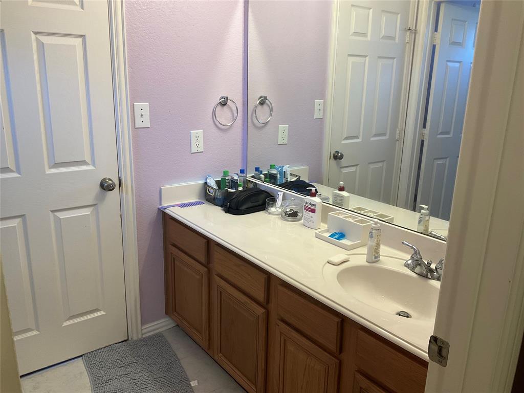 Mountain Valley Lake Trail. - Residential