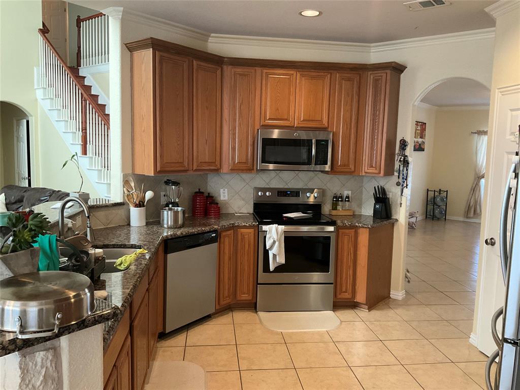 Mountain Valley Lake Trail. - Residential