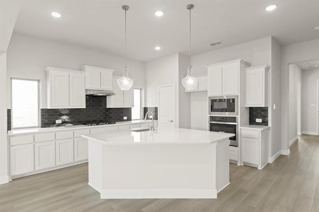 2302 W Wheatgrass Way